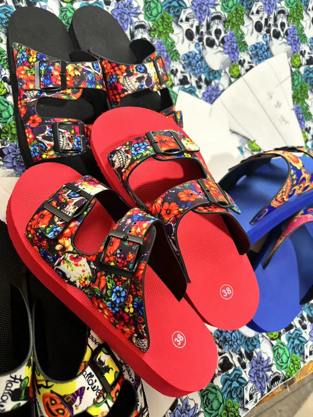 Women Slippers Lightweight Slippers New Mixed Colors Buckle Women Sandals Casual Beach Slippers House Shoes Designer Flat Shoes