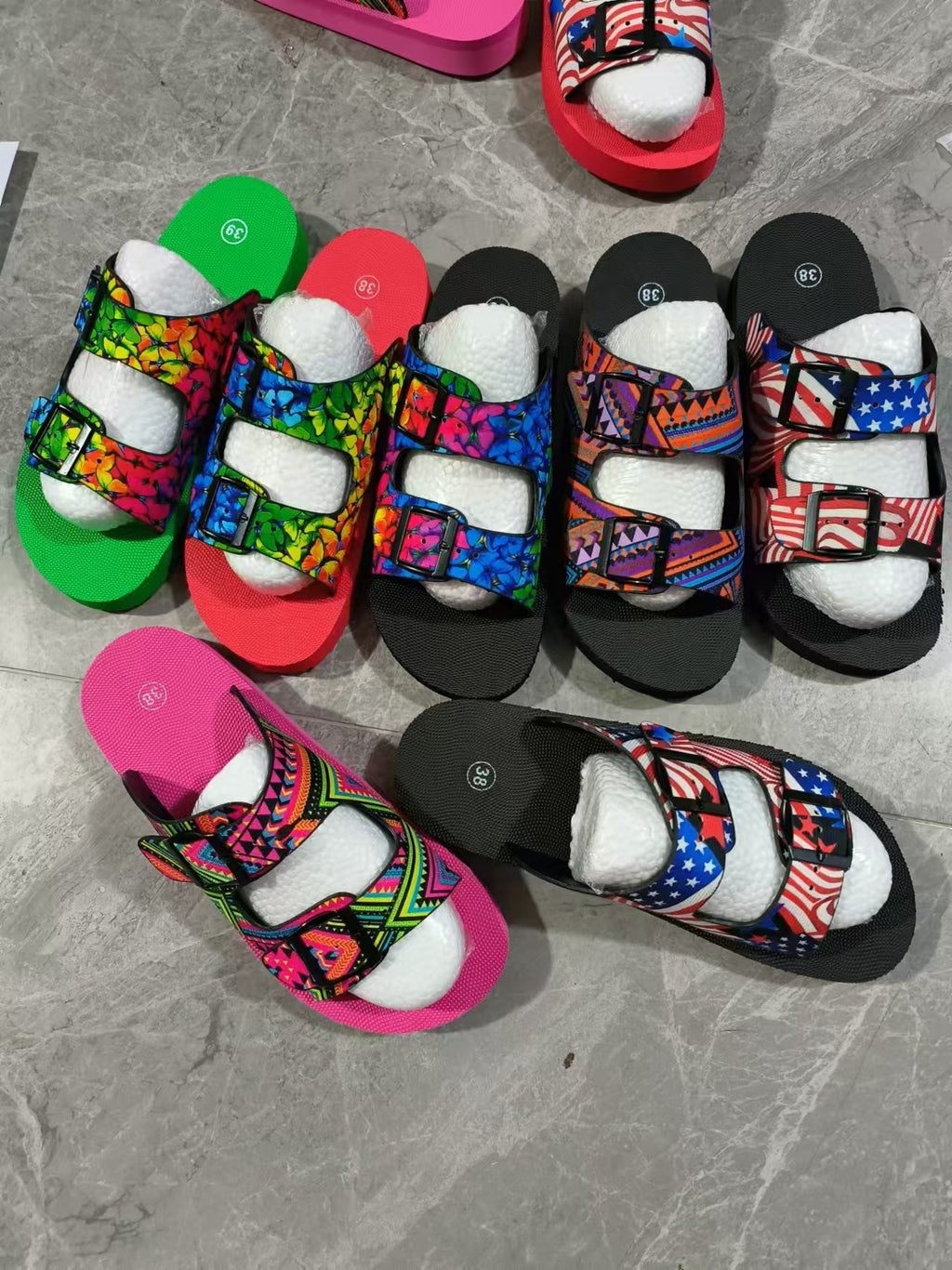 Women Slippers Lightweight Slippers New Mixed Colors Buckle Women Sandals Casual Beach Slippers House Shoes Designer Flat Shoes