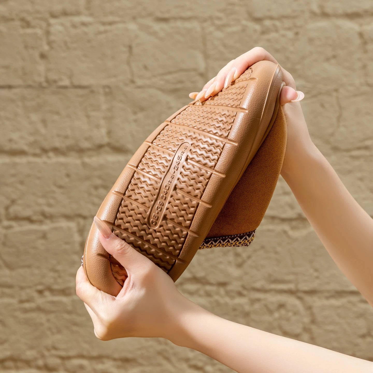 Men's Plush Fleece Lined Slippers Winter Warm House Shoes with Thick EVA Sole for Indoor/Outdoor Use Cozy Non-Slip Home Footwear