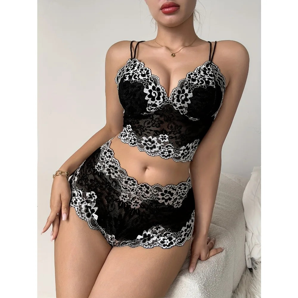 Two-Tone Color Block Floral Lace Wire-Free Bra and Panty Set, V-Neck Fitted Halter Neck Hollow-Out Top and Panties