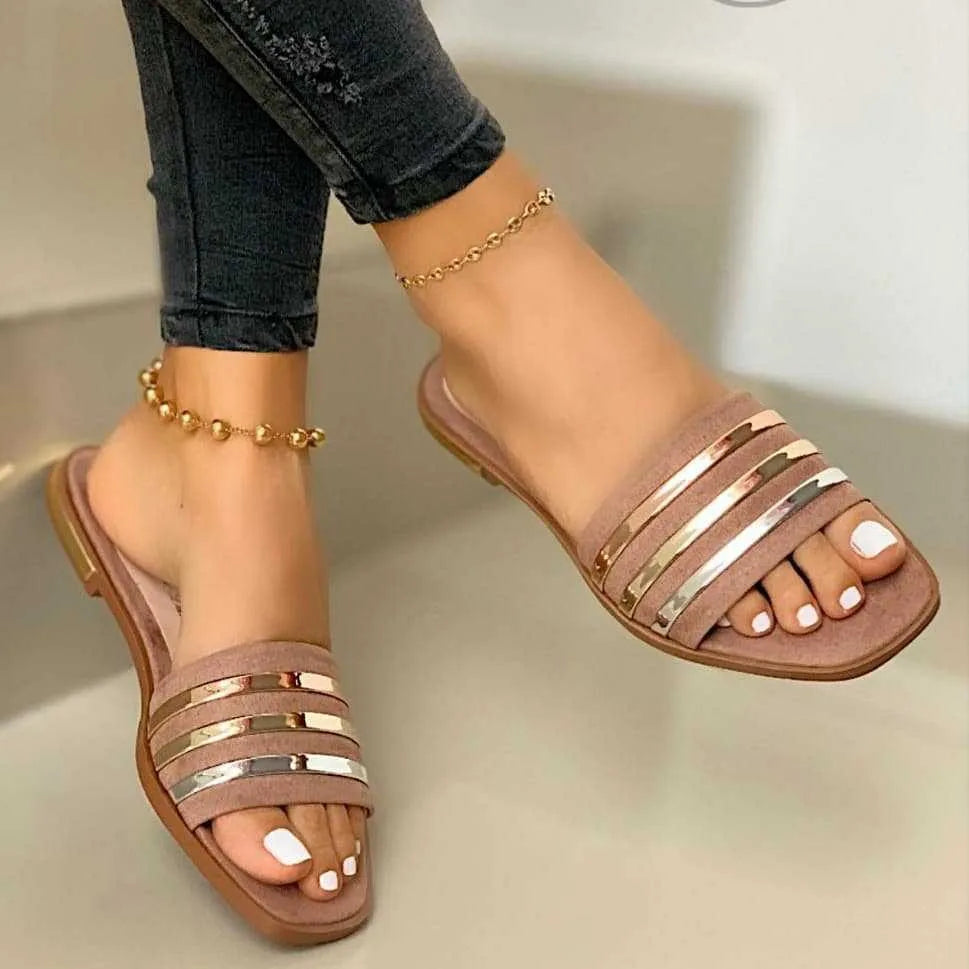 Women Slippers 2025 New Metal Striped Summer Flat Shoes Fashion Slip on Slides Women Outdoor Casual Slippers Plus Size Sandals