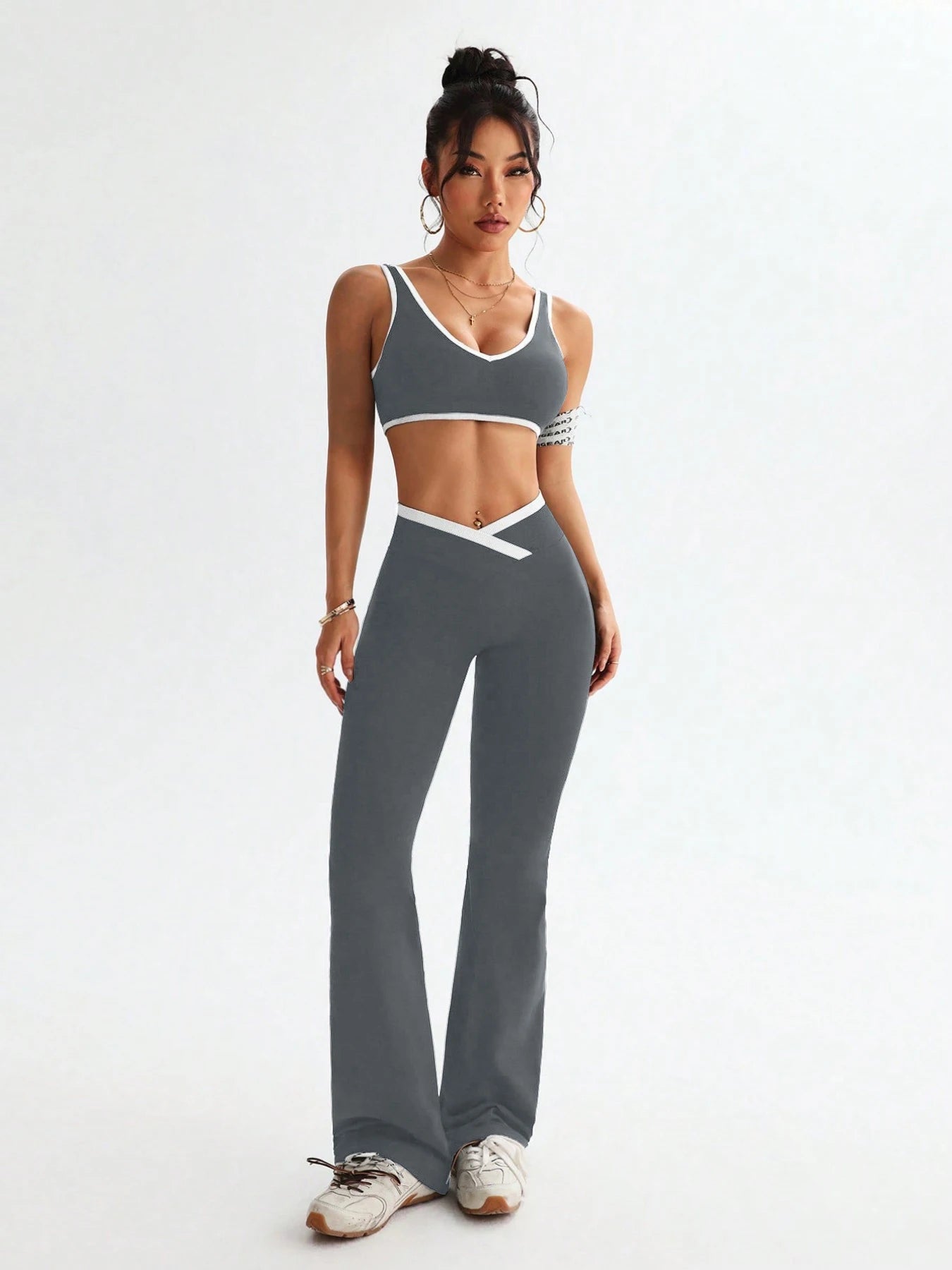 Color blocking wide shoulder strap sports set, shockproof women's one-piece yoga Tummy Control fitness sports set