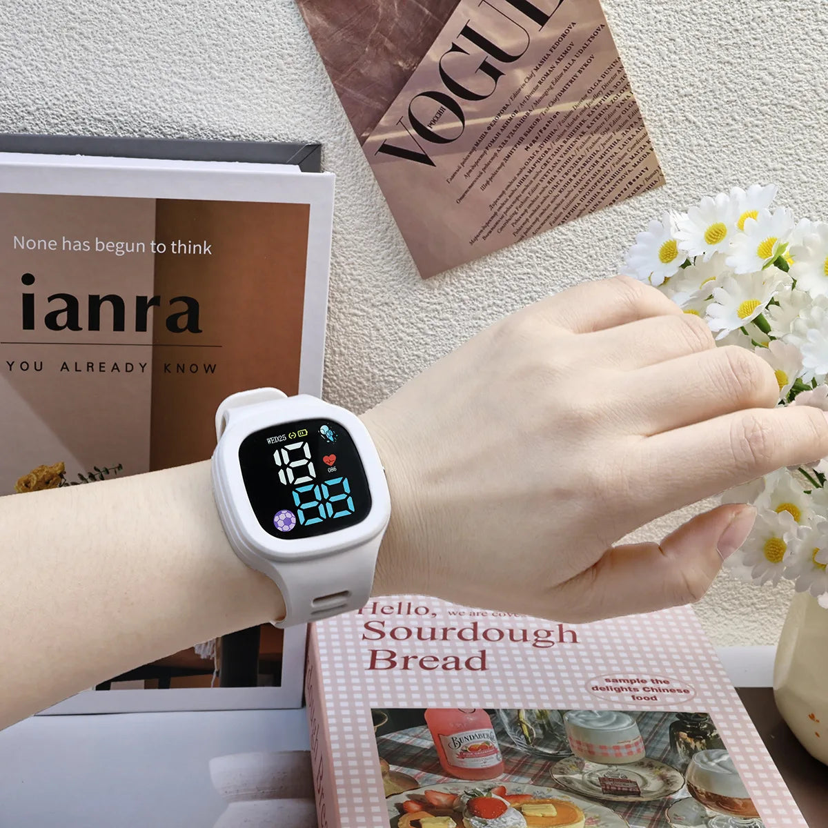 Ladies Small Square Watch i Fashion Astronaut LED Electronic Watch