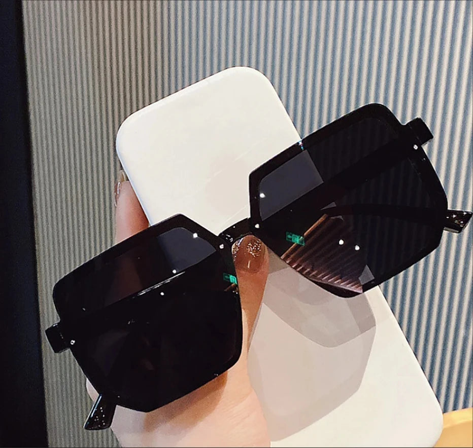 Vintage Women Large Frame Square Sunglasses Men Luxury Sun Glasses Brand Design Trendy Eye Glasses UV400 Shades Driving Goggle