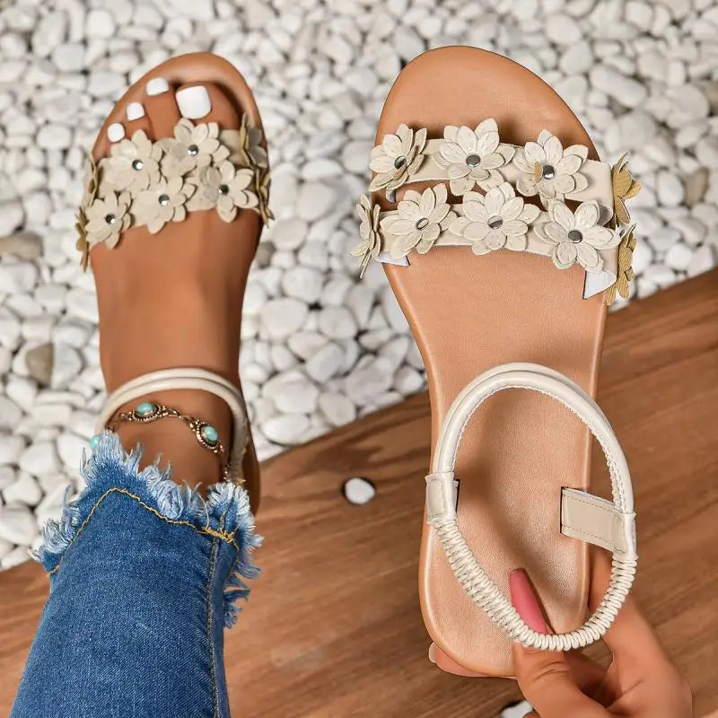 Flower Decoration Flat Sandals for Women Summer 2025 Lightweight Comfort Beach Shoes Woman Fashion White Floral Dress Sandalias