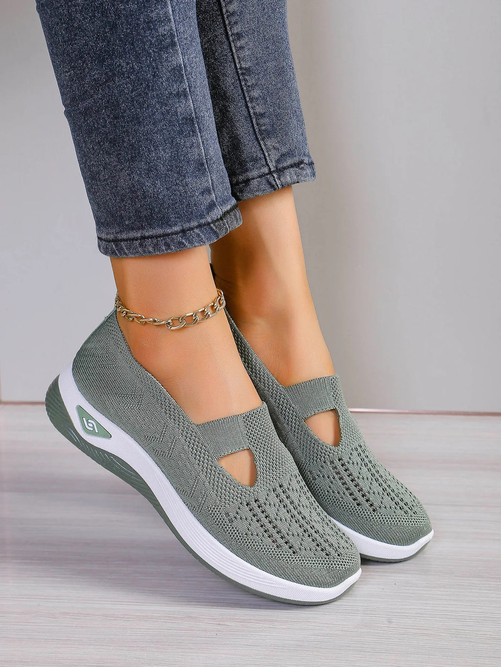 New Women's Sneakers Breathable Mesh Casual Shoes for Women Comfortable Soft Sole Walking Shoes Fashion Shallow Mouth Flat Shoes