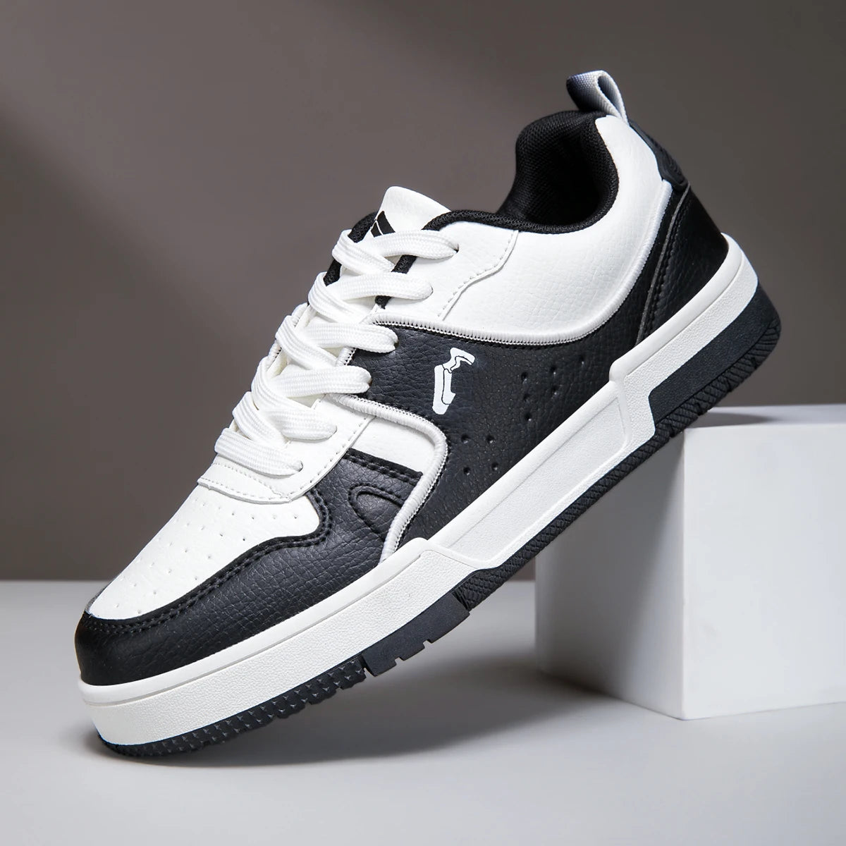 Men Board Shoes Autumn Trendy Lace Up Flat Sports Shoes Anti Slip Comfortable Couple Daily Wear Casual Sneakers for Men