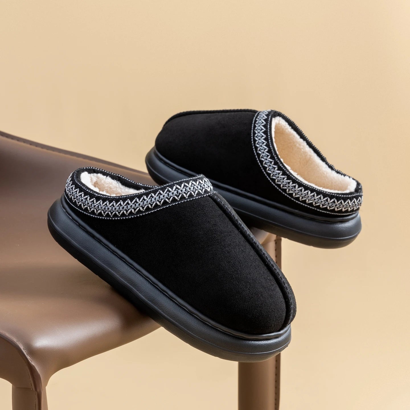 Men's Plush Fleece Lined Slippers Winter Warm House Shoes with Thick EVA Sole for Indoor/Outdoor Use Cozy Non-Slip Home Footwear