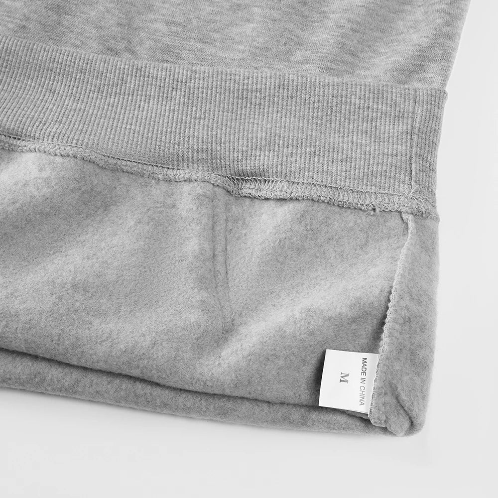 Two sets of men's sportswear for autumn/Winter 2025, including a sweatshirt and two sets of fitness jogging pants with wool caps