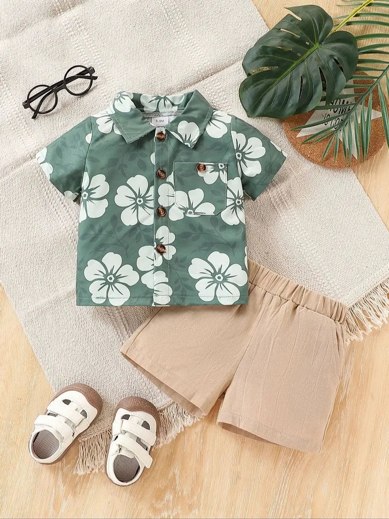 2-piece set of fashionable vacation style pocket decoration short sleeved shirt and shorts for baby boys in summer