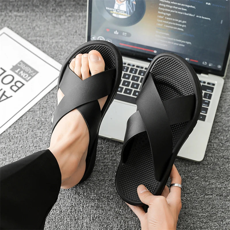 Men's Slippers 2025 Summer Large Size Outdoor Beach Casual Sandals Trend Men Shoes Flat Non-slip Comfortable Shoes Zapatillas