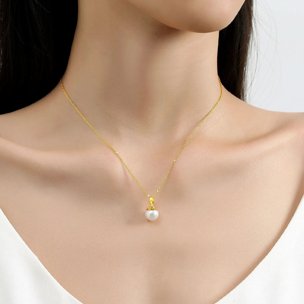 100% Pure 18K Gold Pendant Natural Freshwater Pearl Necklace Au750 Round Jewelry Suitable for Women Wedding Parties Popular Gift
