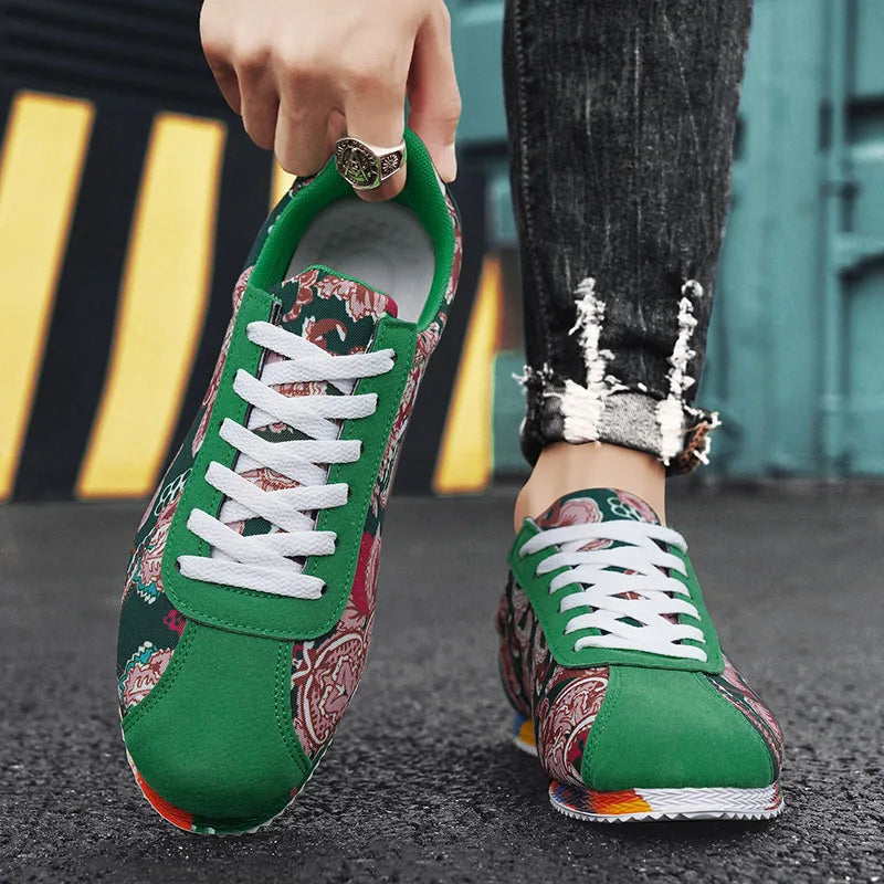 Fashion Graffiti Printed Men Suede Sneakers Red Running Shoes Men's Jogging Shoes Light Gym Trainers Men Flat Embroidery Shoes