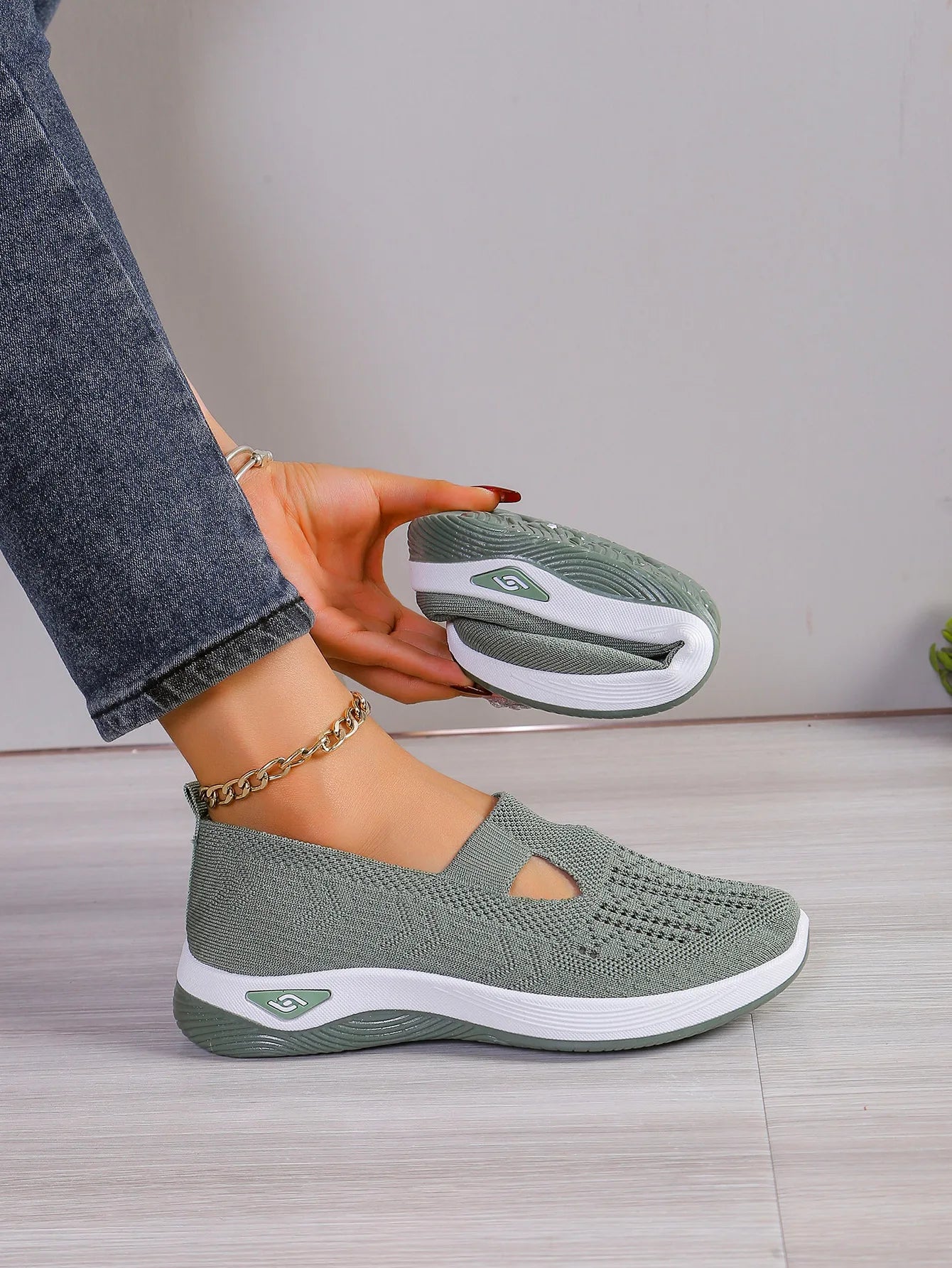 New Women's Sneakers Breathable Mesh Casual Shoes for Women Comfortable Soft Sole Walking Shoes Fashion Shallow Mouth Flat Shoes