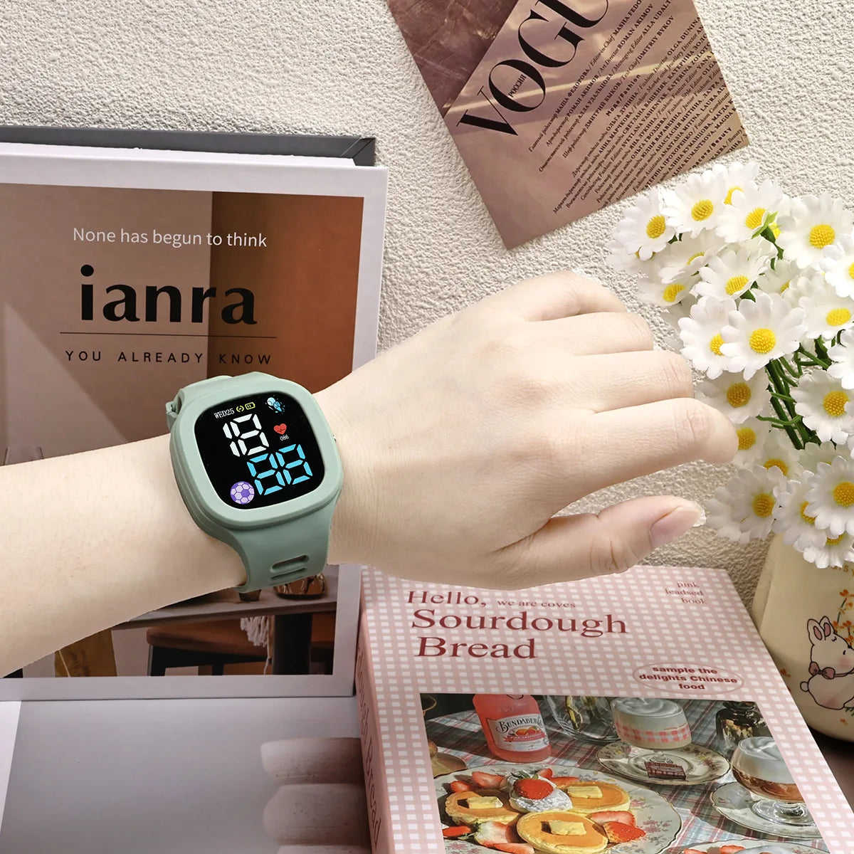 Ladies Small Square Watch i Fashion Astronaut LED Electronic Watch