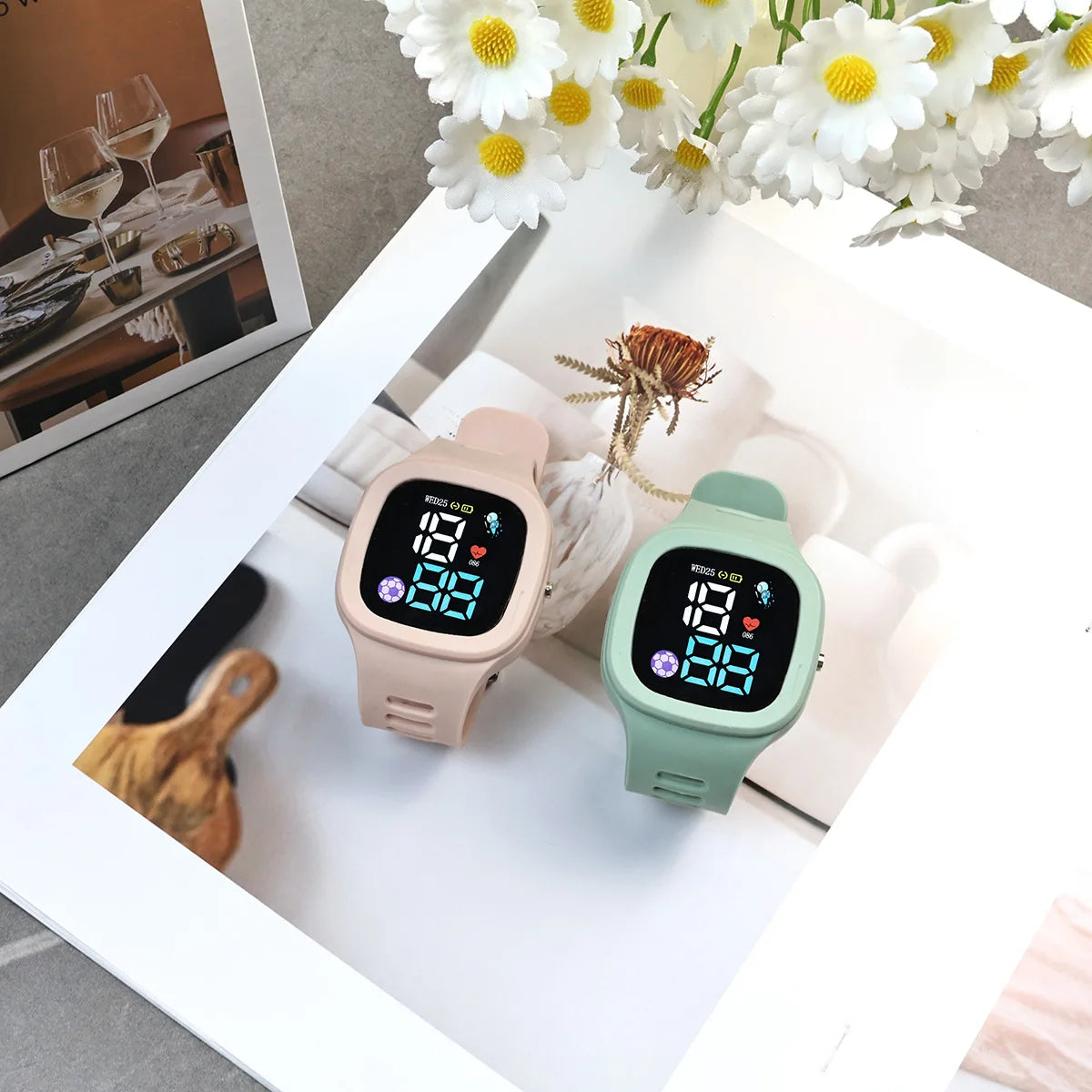 Ladies Small Square Watch i Fashion Astronaut LED Electronic Watch