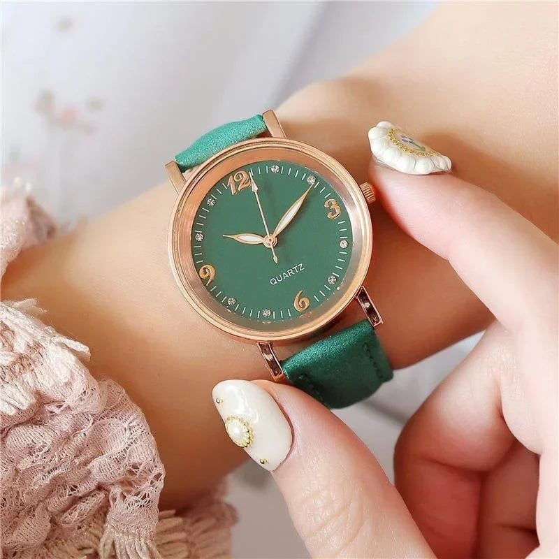 Light Luxury Luminous Quartz Wristwatches for Women Elegant Leather Band Analog Quartz Watches Casual Versatile Watches