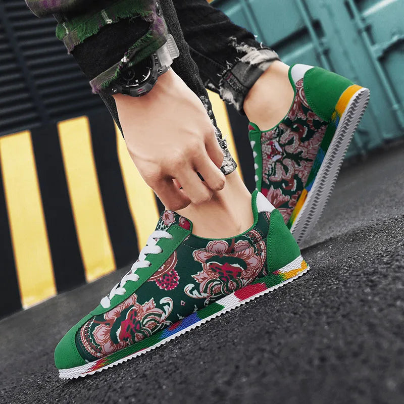 Fashion Graffiti Printed Men Suede Sneakers Red Running Shoes Men's Jogging Shoes Light Gym Trainers Men Flat Embroidery Shoes