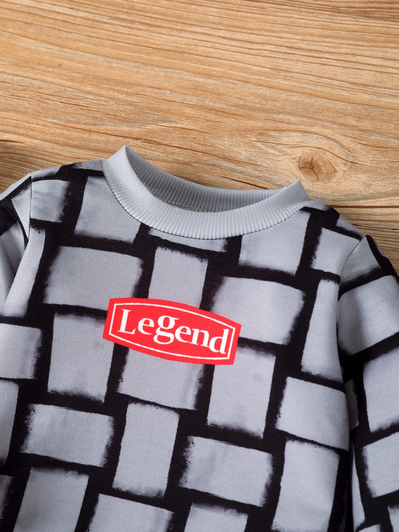 Boys' Trendy Checkered Sweatshirt + Vintage Washed Jeans Two-Piece Set