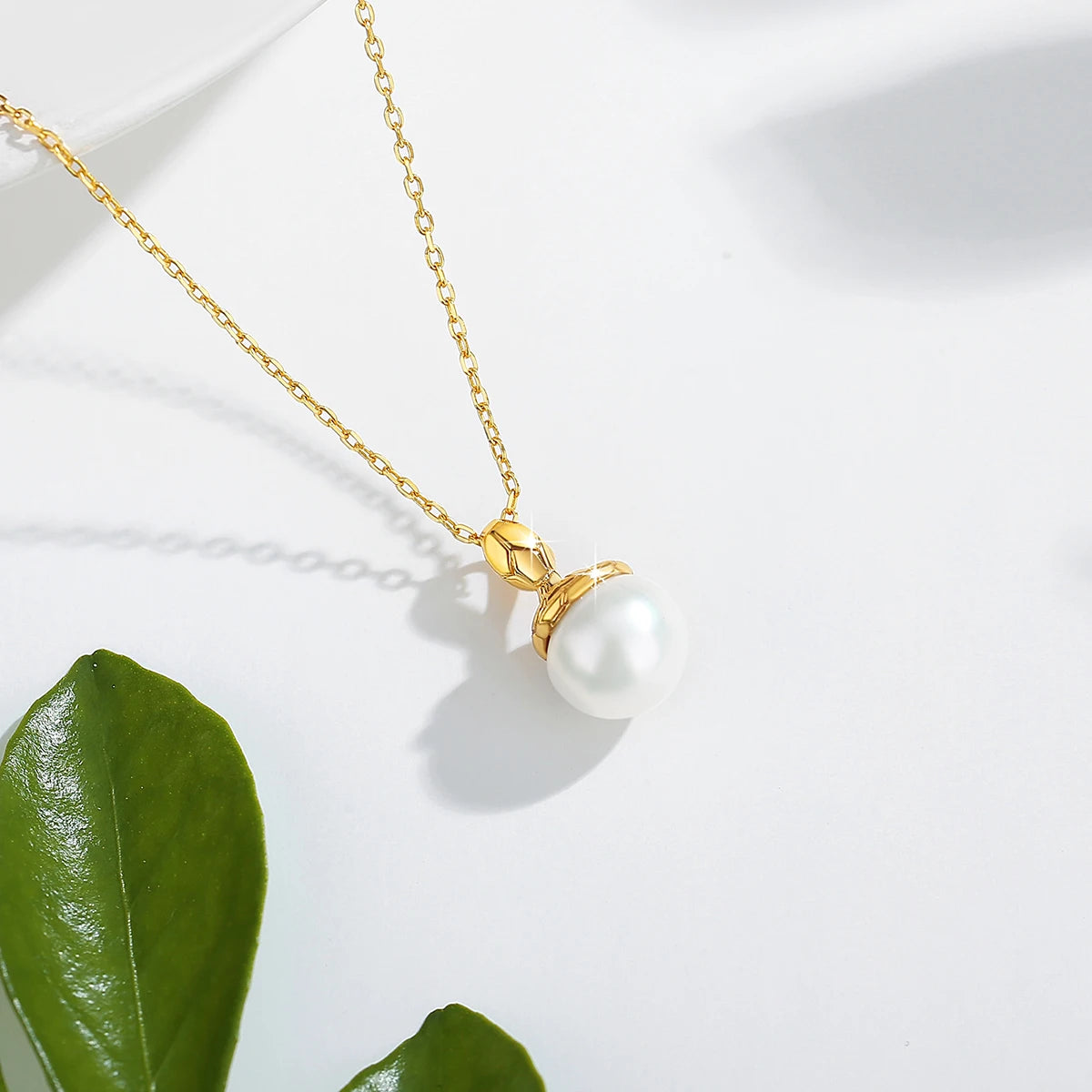 100% Pure 18K Gold Pendant Natural Freshwater Pearl Necklace Au750 Round Jewelry Suitable for Women Wedding Parties Popular Gift