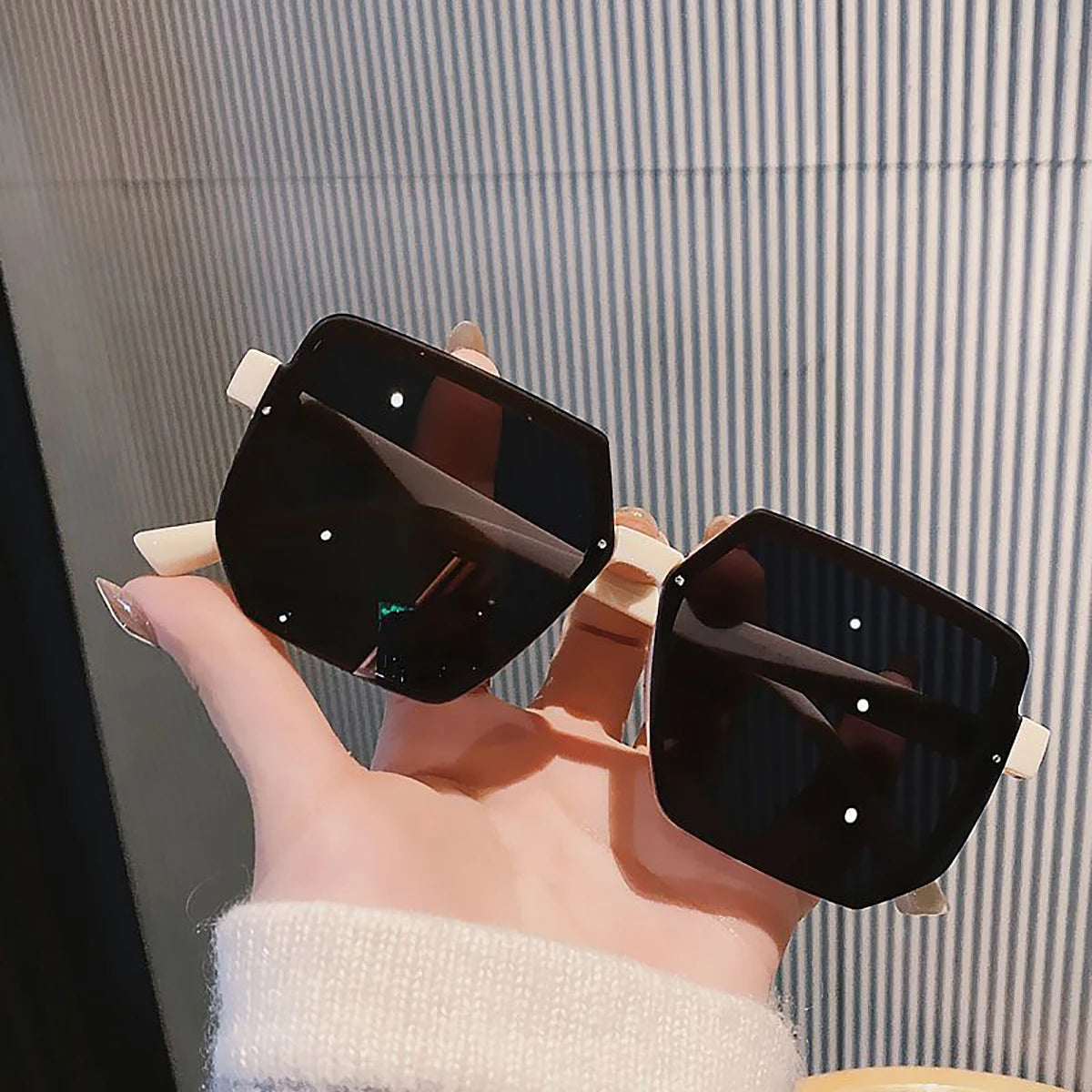 Vintage Women Large Frame Square Sunglasses Men Luxury Sun Glasses Brand Design Trendy Eye Glasses UV400 Shades Driving Goggle