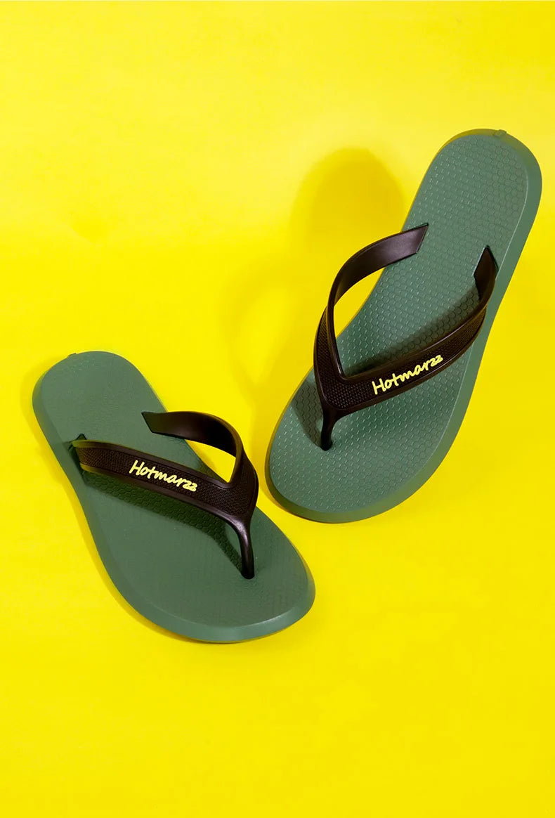 New Men Flip Flops Beach Flat Sandals Designer Summer Shoes Fashion Slides Rubber Clogs Zapatos Hombre