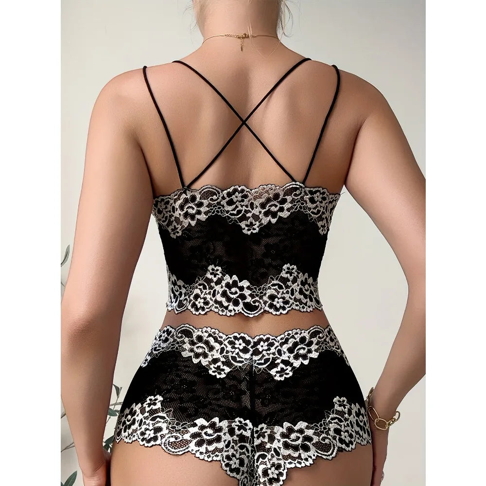 Two-Tone Color Block Floral Lace Wire-Free Bra and Panty Set, V-Neck Fitted Halter Neck Hollow-Out Top and Panties