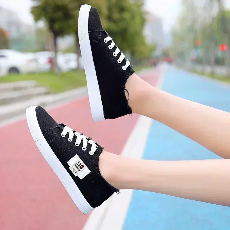 Spring New Style Comfortable Casual Flat White Shoes Canvas Low-top Cross-strap Lightweight Sports Shoes for Women