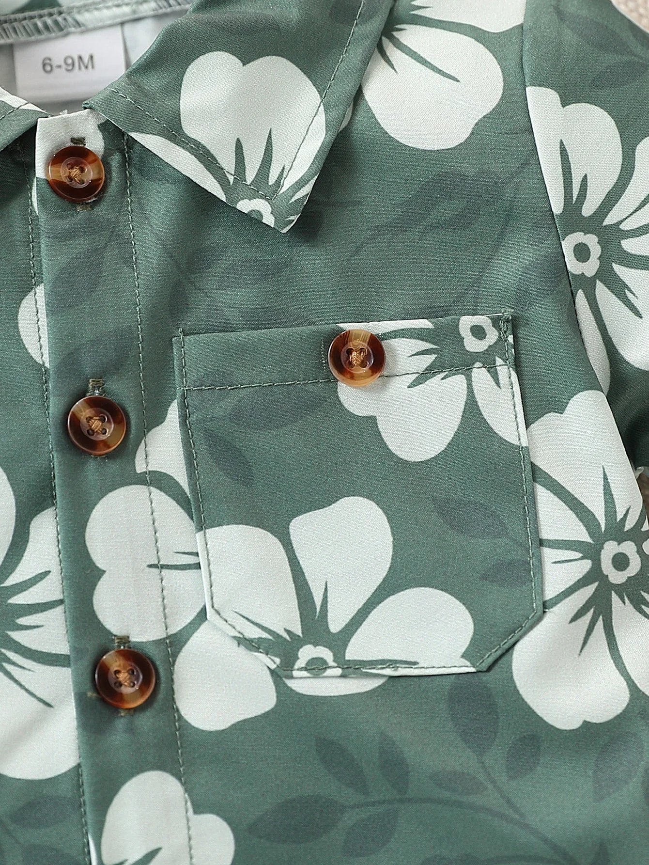 2-piece set of fashionable vacation style pocket decoration short sleeved shirt and shorts for baby boys in summer