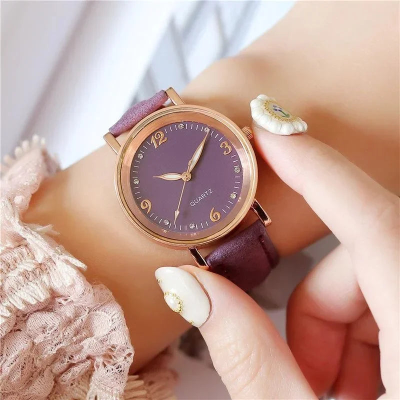Light Luxury Luminous Quartz Wristwatches for Women Elegant Leather Band Analog Quartz Watches Casual Versatile Watches