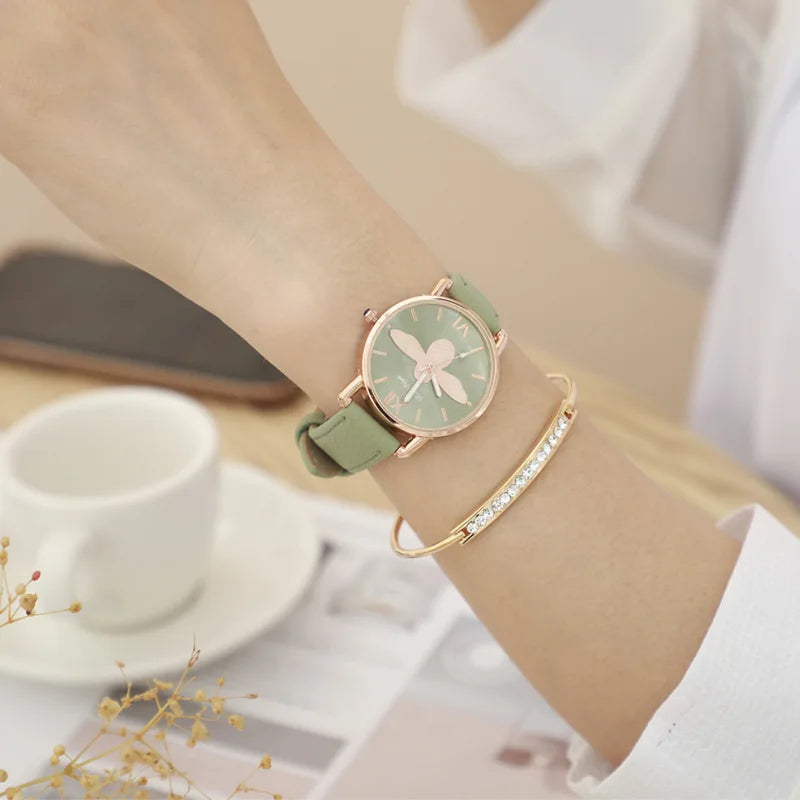 Simple Cute Womens Watches Ladies Fashion Bee Watch New Simple Casual Womens Analog WristWatch Bracelet Gift Relogios Feminino