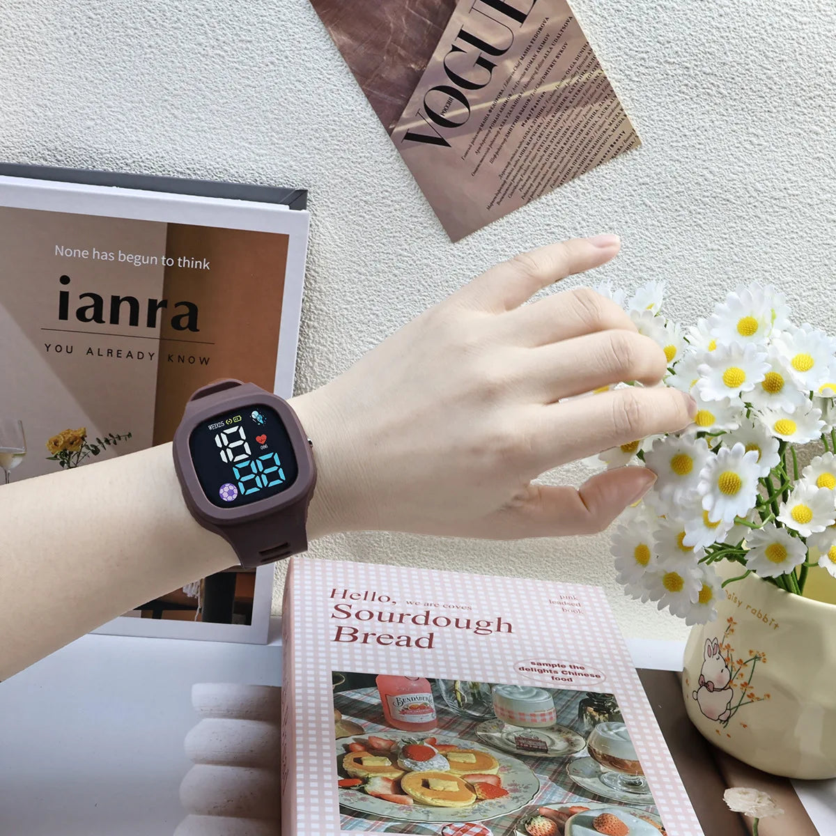 Ladies Small Square Watch i Fashion Astronaut LED Electronic Watch