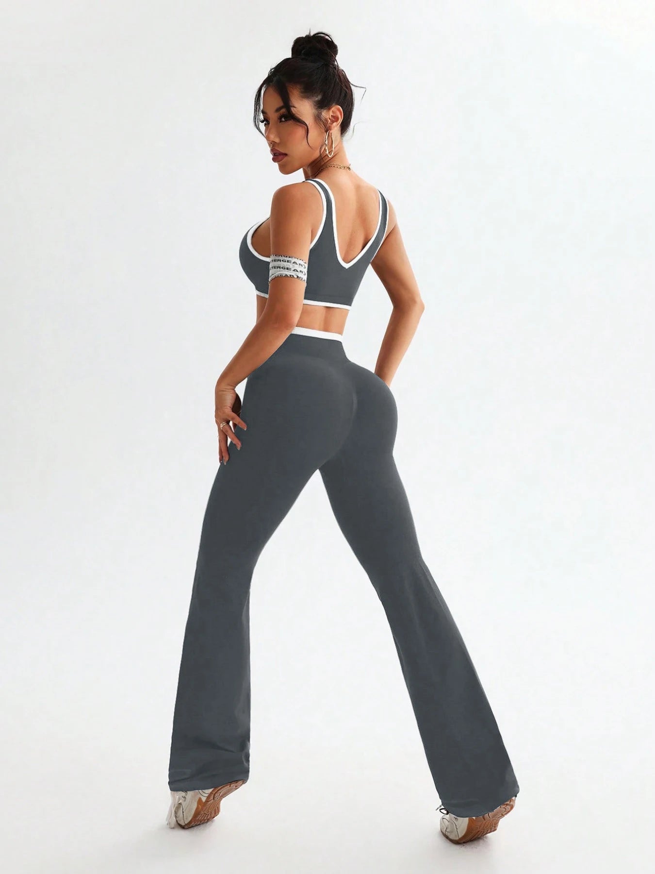 Color blocking wide shoulder strap sports set, shockproof women's one-piece yoga Tummy Control fitness sports set